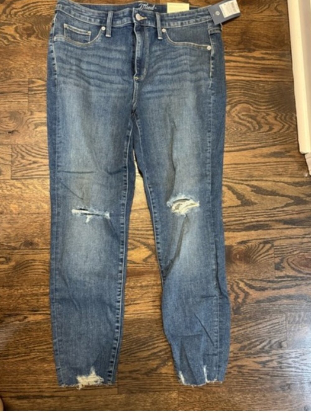 Women’s Universal Thread Distressed  Ankle Cropped Jeans - Slim Fit